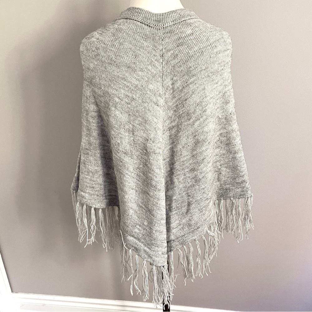 Gray Fringed Alpaca Sweater Poncho - Small, from Peru 🇵🇪 - Picture 8 of 11